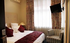 Silver Oaks Boutique Hotel